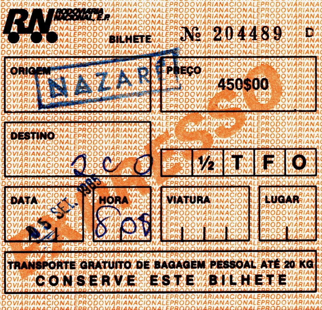 NAZARÉ (Distrito de Leiria), 05.09.1985, Ticket der damals staatlichen Busgesellschaft RN (Rodoviária Nacional) von Nazaré nach Coimbra; die RN wurde in den 1990er Jahren privatisiert -- Fahrkarte eingescannt