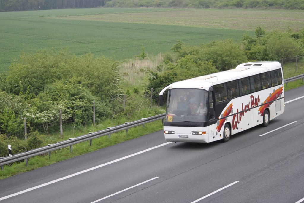 Neoplan Bus,auf der A2 bei Lehrte/Nidersachen am 13.05.2010.
