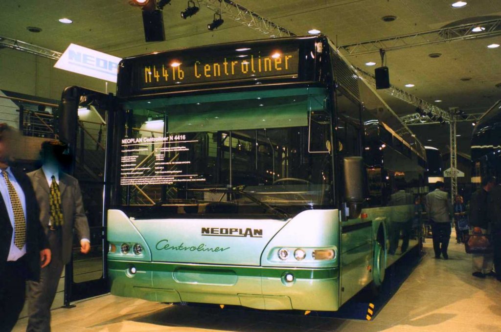 Neoplan Centroliner N4416, aufgenommen auf der IAA 1998 in Hannover.