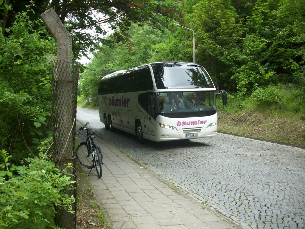 Neoplan Cityliner von Bumler aus Deutschland kurz vor dem Stadthafen Sassnitz am 27.06.2012