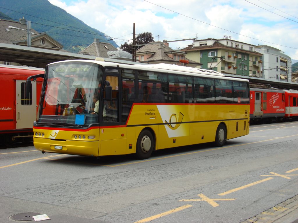 Neoplan Euroliner N316  VS 243896
Aufgenommen am 03.08.2010 beim Bahnhof in Brig
