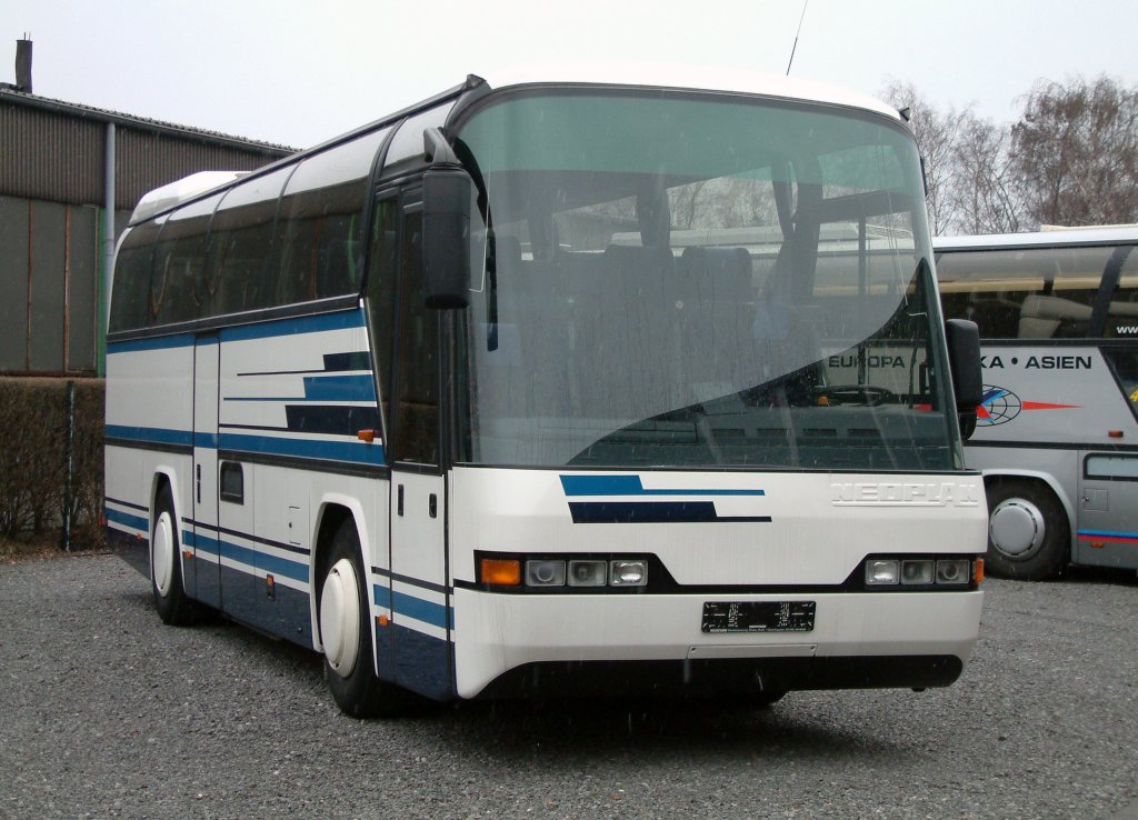 Neoplan Jetliner, aufgenommen am 24.01.2004 auf dem Gelnde der Neoplan NL Rhein Ruhr in Oberhausen.