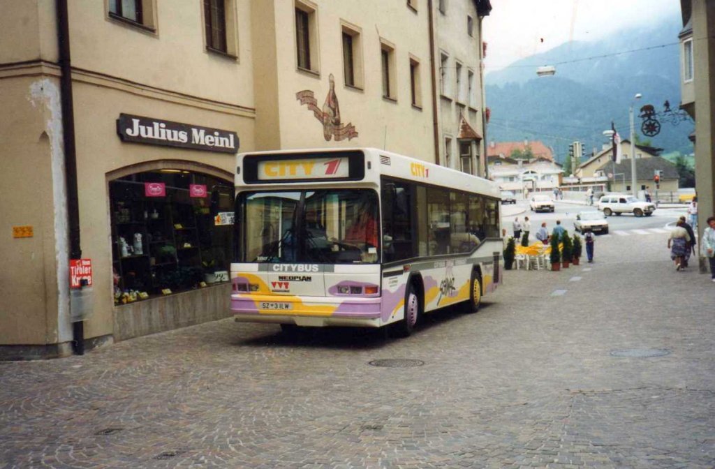Neoplan N4009 NF, aufgenommen im August 1995 in Schwaz / Tirol.