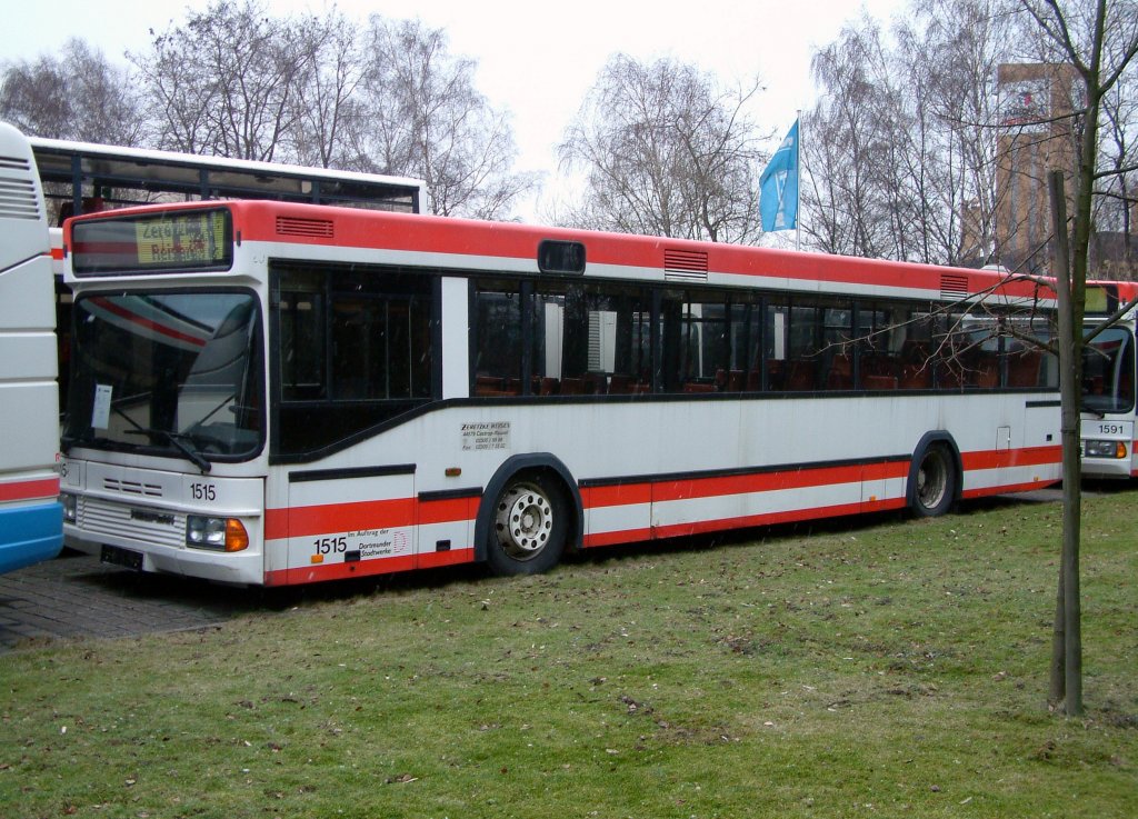 Neoplan N4016 NF ex Zeretzke Reisen. DSW21 Kom Nummer 1515. Aufgenommen am 24.01.2004 im GWZ der Neoplan NL Rhein Ruhr in Oberhausen.