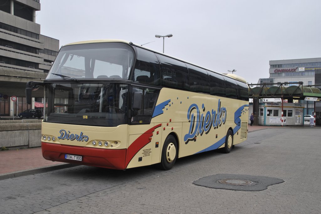 Neoplan Reisebus, am 06.04.2011 am ZOB/Hannover