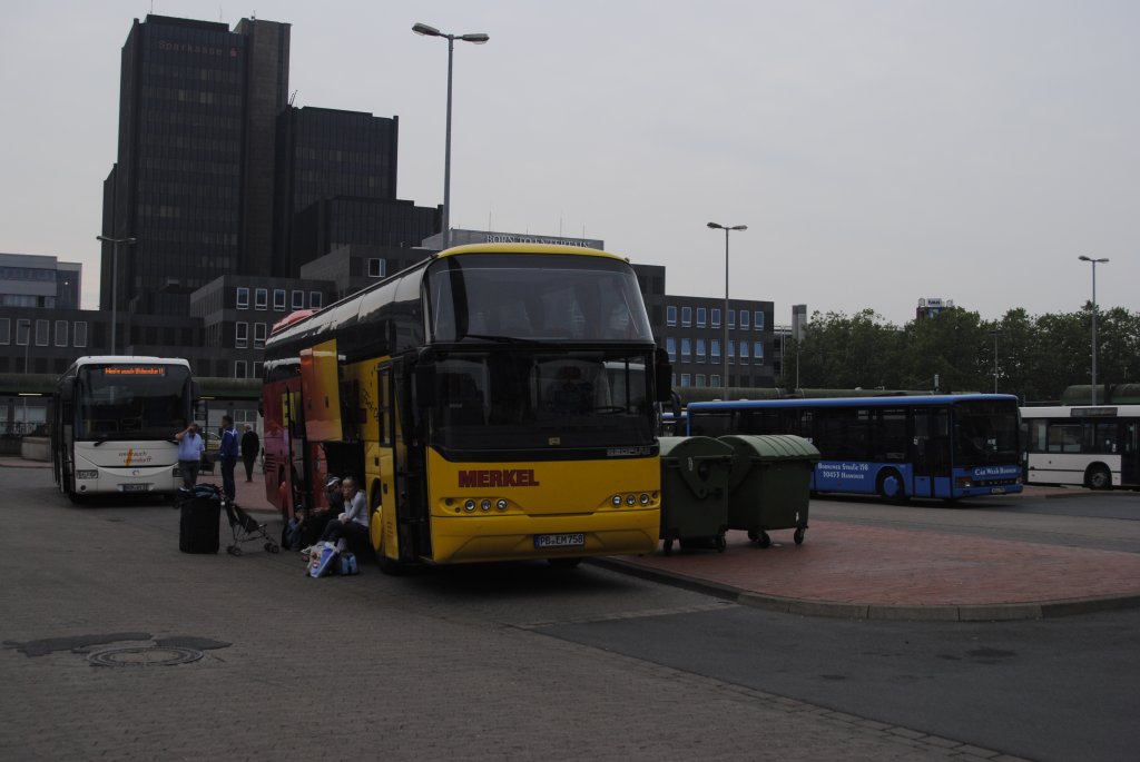 Neoplan Reisebus, am 26.07.2010 in Hannover.