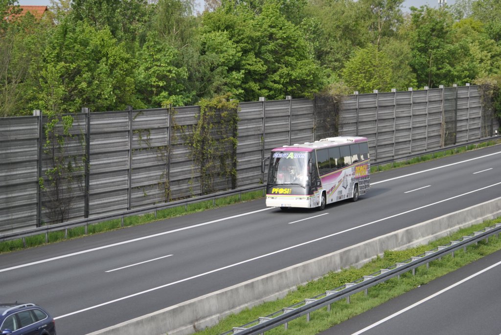Neoplan Reisebus, auf der A2/Lehrte am 17.05.2010
