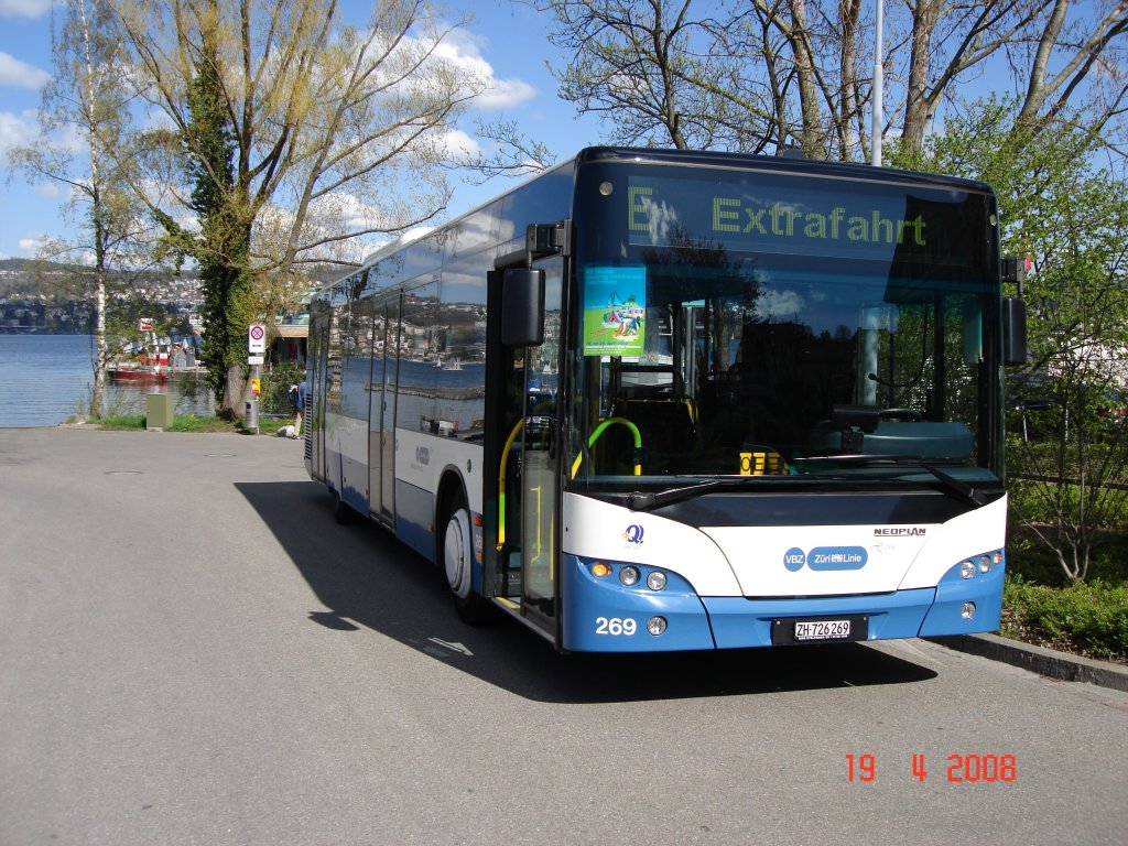 Neoplan im Shuttle Dienst Camping Ausstellung Wollishofen Zrich