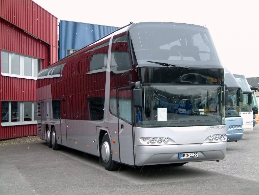 Neoplan Skyliner, aufgenommen am 24.01.2004 auf dem Gelnde der Neoplan NL Rhein Ruhr in Oberhausen.