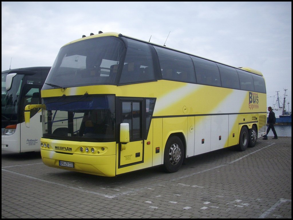 Neoplan Spaceliner von Oberhavel-Bus-Express aus Deutschland im Stadthafen Sassnitz am 25.08.2012