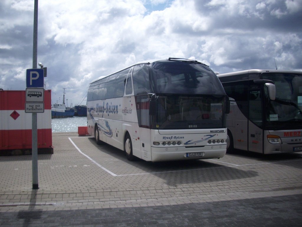 Neoplan Starliner von Krau-Reisen aus Deutschland in Sassnitz am 02.06.2012
