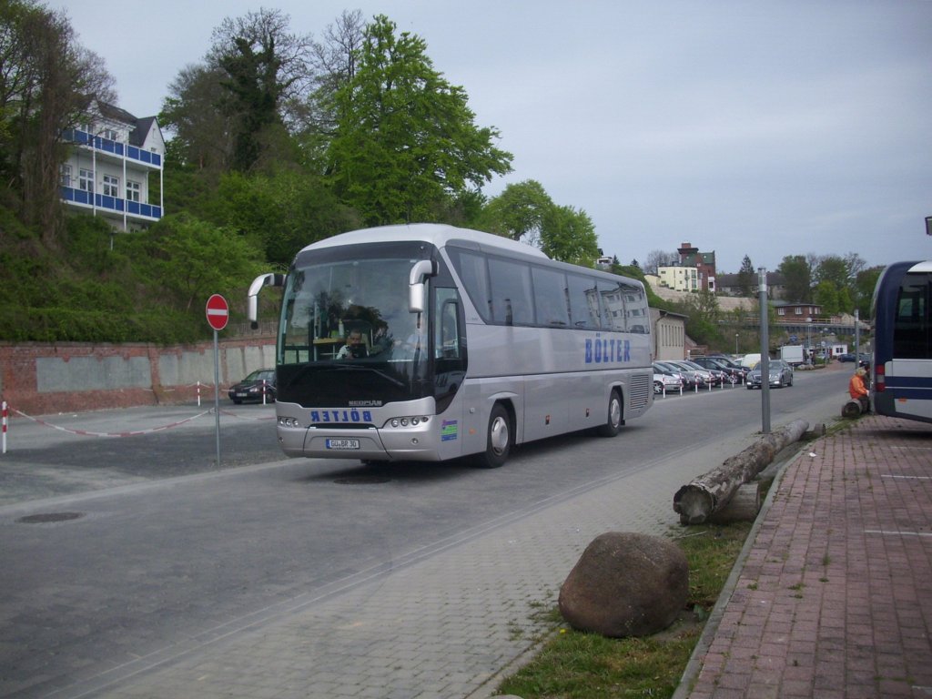 Neoplan Tourliner von Blter aus Deutschland im Stadthafen Sassnitz am 11.05.2012