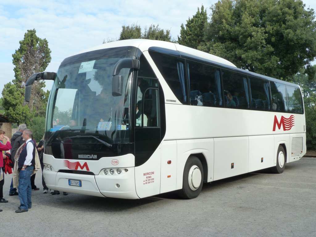 Neoplan Tourliner der Firma MORICONI unterwegs in Rom, Oktober 2010