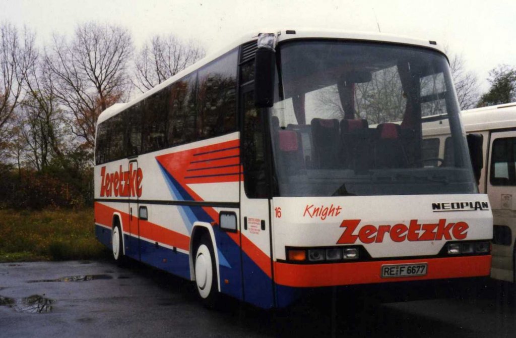 Neoplan Transliner N316 SHD, aufgenommen im Oktober 1996 auf dem Gelnde der Neoplan NL Rhein Ruhr in Oberhausen.