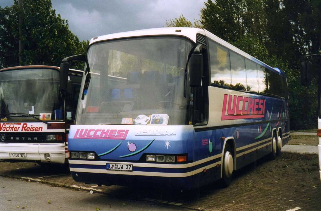 Neoplan Transliner N316 SHDL, aufgenommen im September 1999 auf dem Parkplatz der Westfalenhallen in Dortmund.