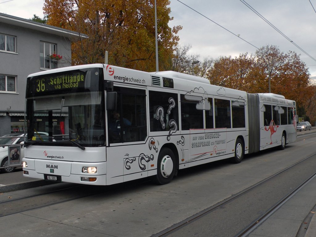 Neuer Werbebus bei den Basler Verkehrs-Betriebe. MAN Bus mit der Betriebsnummer 781 wirbt für energieschweiz.ch. Die Aufnahme stammt vom 04.11.2011.