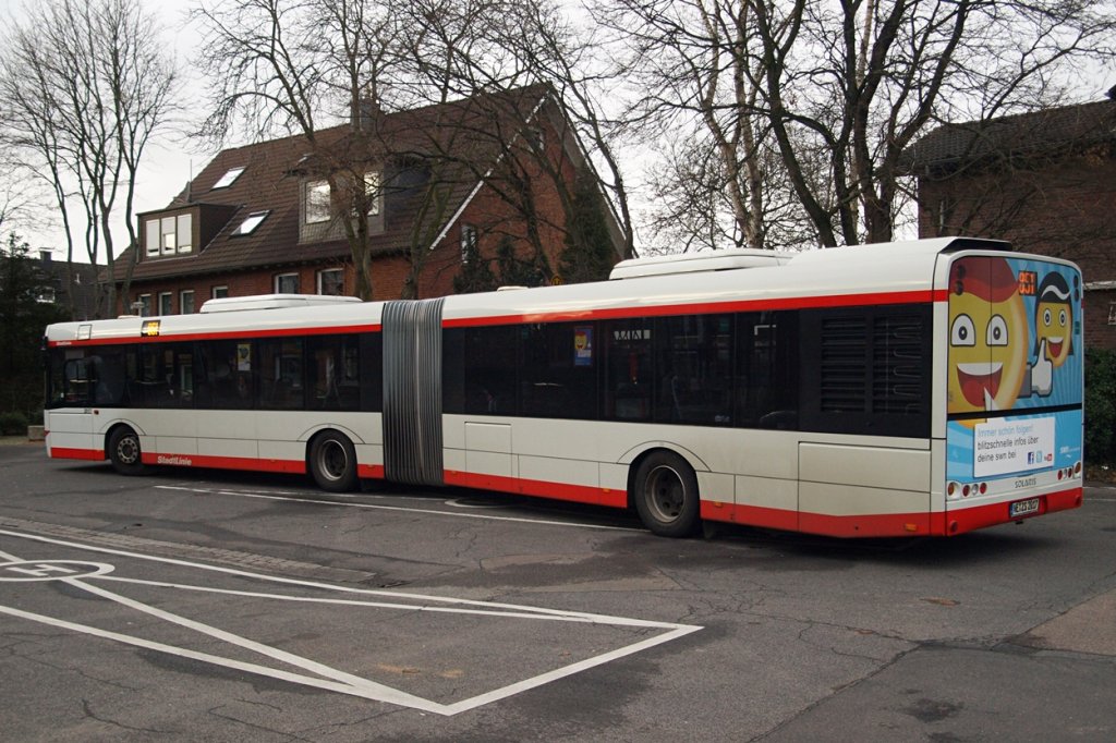 NE:ZS 2017 hat zusammen mit dem Wagen 2016 einen neuen Aufkleber am Heck des Busses bekommen. Dieser weit auf die twitter,youtube und facebook accounts der Stadtwerke Neuss hin. (04.01.2012)