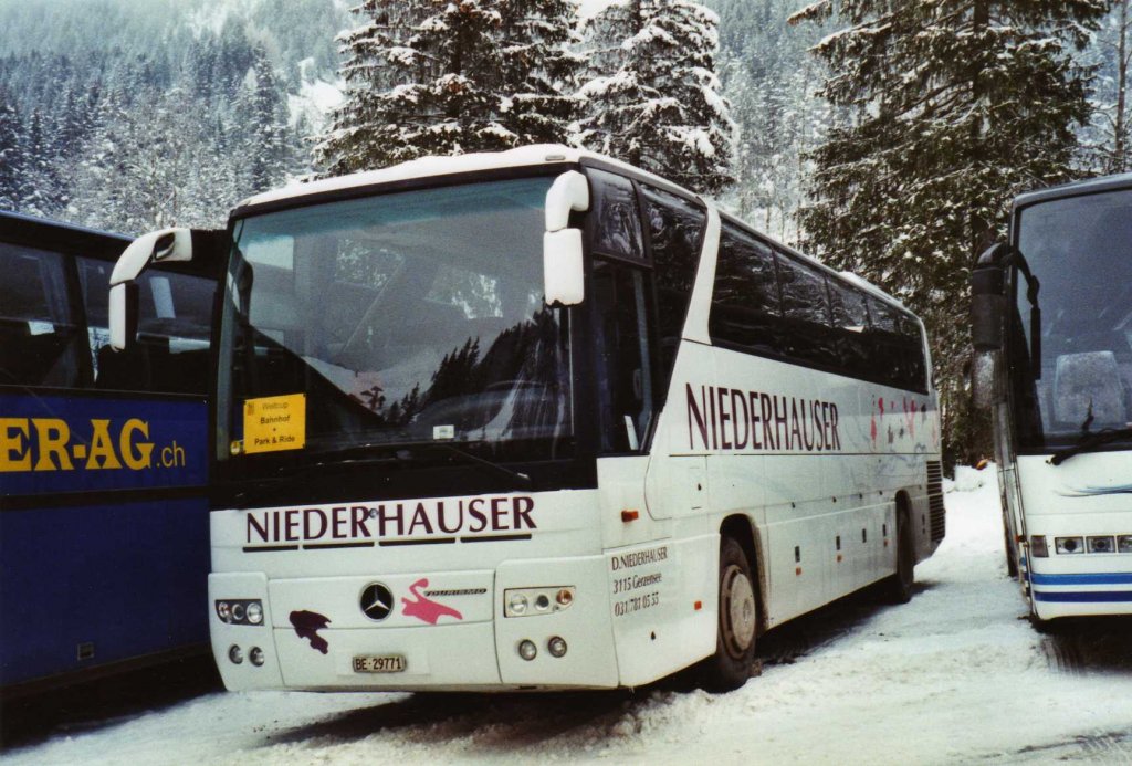 Niederhauser, Gerzensee BE 29'771 Mercedes am 9. Januar 2010 Adelboden, Unter dem Birg (Einsatz am Ski-Weltcup von Adelboden)