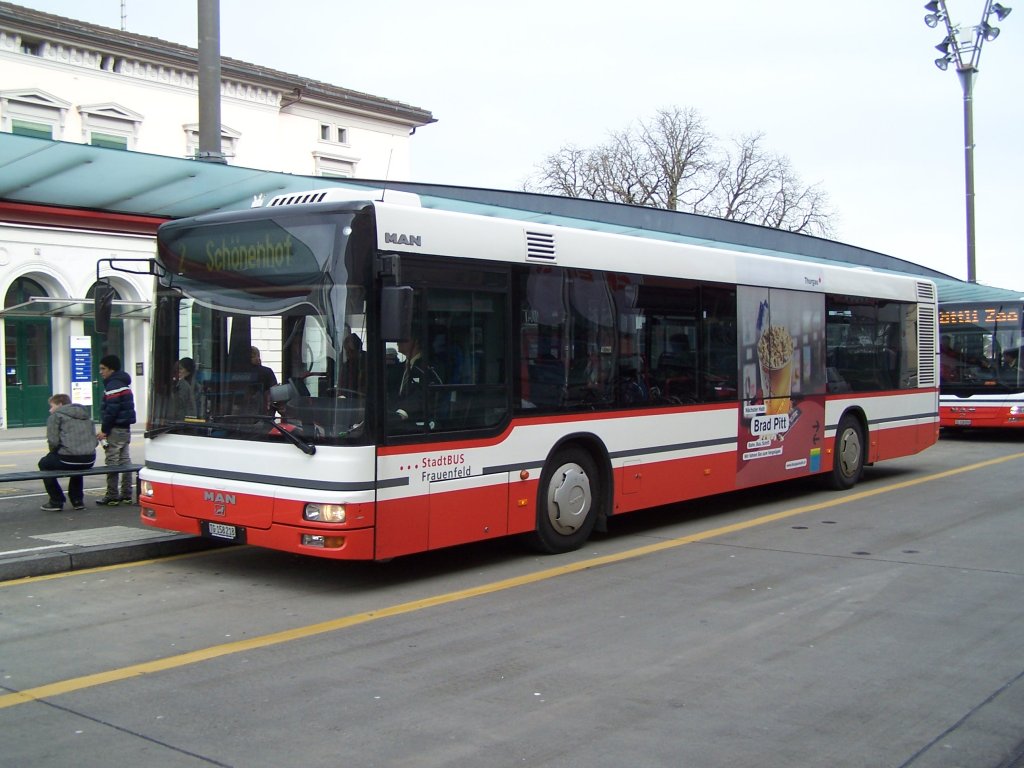 NL 283 am Busbahnhof Frauenfeld am 18.02.12....
