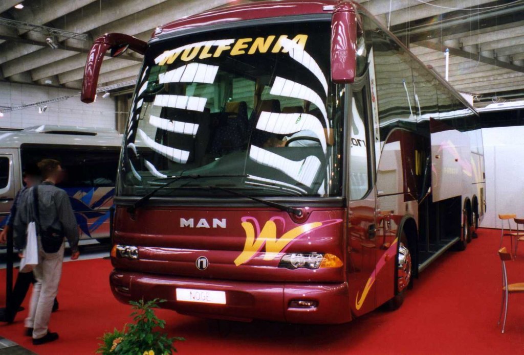 Noge Reisebus auf der IAA 2002 in Hannover.