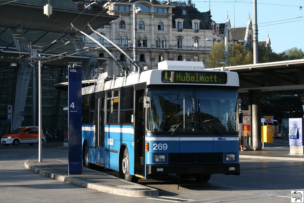 Nutzfahrzeuggesellschaft Arbon & Wetzikon (NAW) / Hess BT 5-25 # 269 der Verkehrsbetriebe Luzern (vbl) aufgenommen am 7. Oktober 2009 vor dem Bahnhof in Luzern.