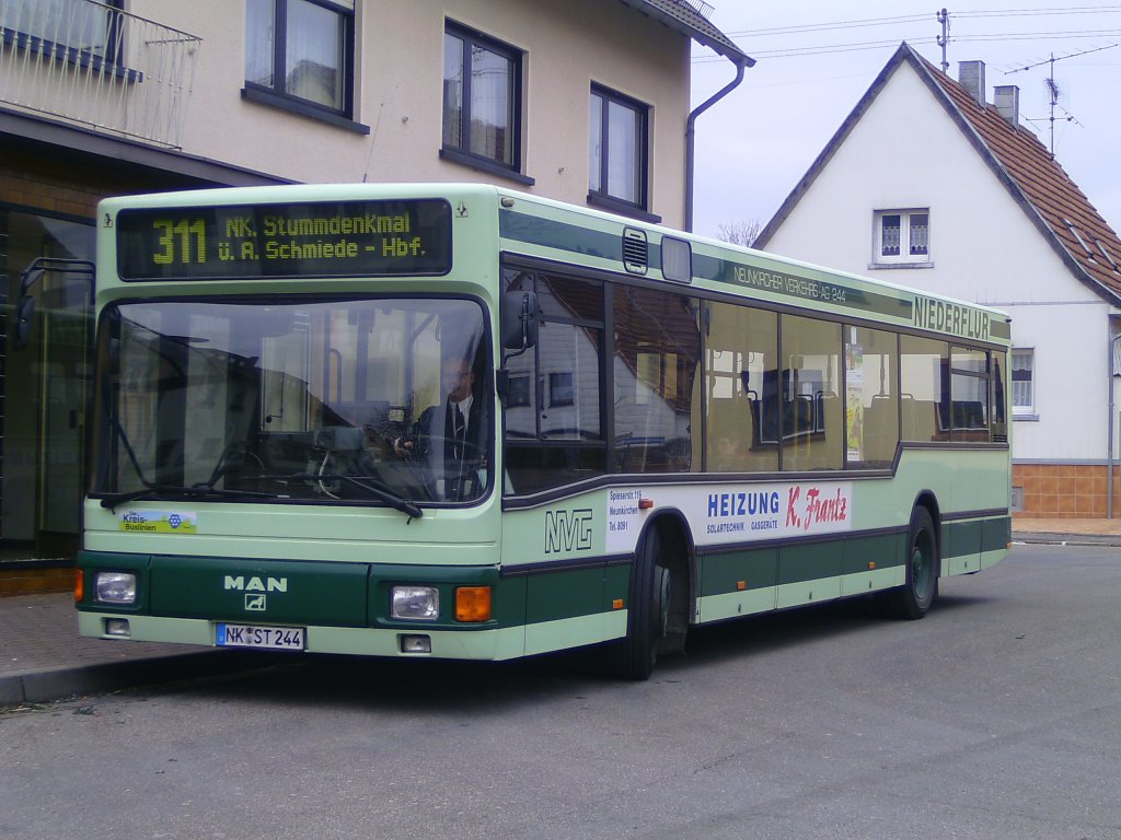 NVG-Wagen 244 am 13.3.10 als Linie 311 am Storchenplatz in Neunkirchen.