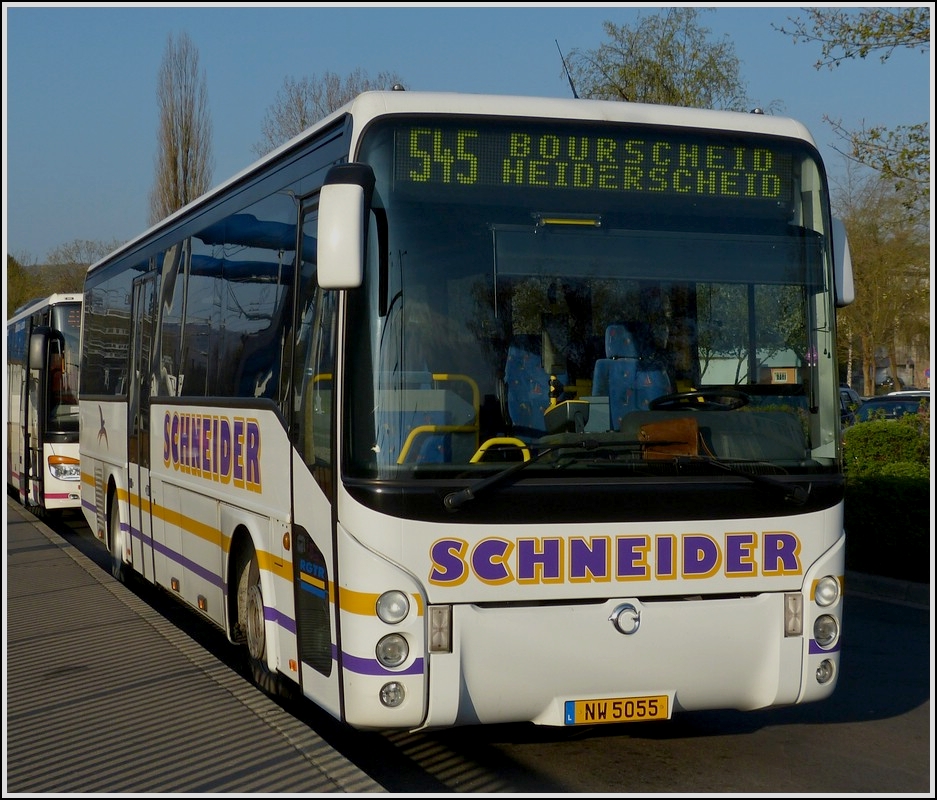 (NW 5055) Irisbus Ares des Busunternehmens Schneider aus Kehmen wartet am Bahnhof in Ettelbrck auf seinen nchsten Einsatz.  25.04.2013