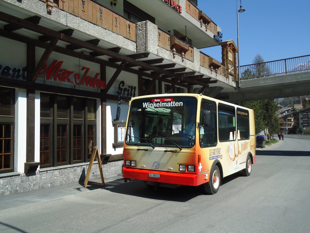 OBZ Zermatt - Nr. 12/VS 98'912 - Vetter Elektrobus am 22. April 2011 in Zermatt, Kirch-Brcke