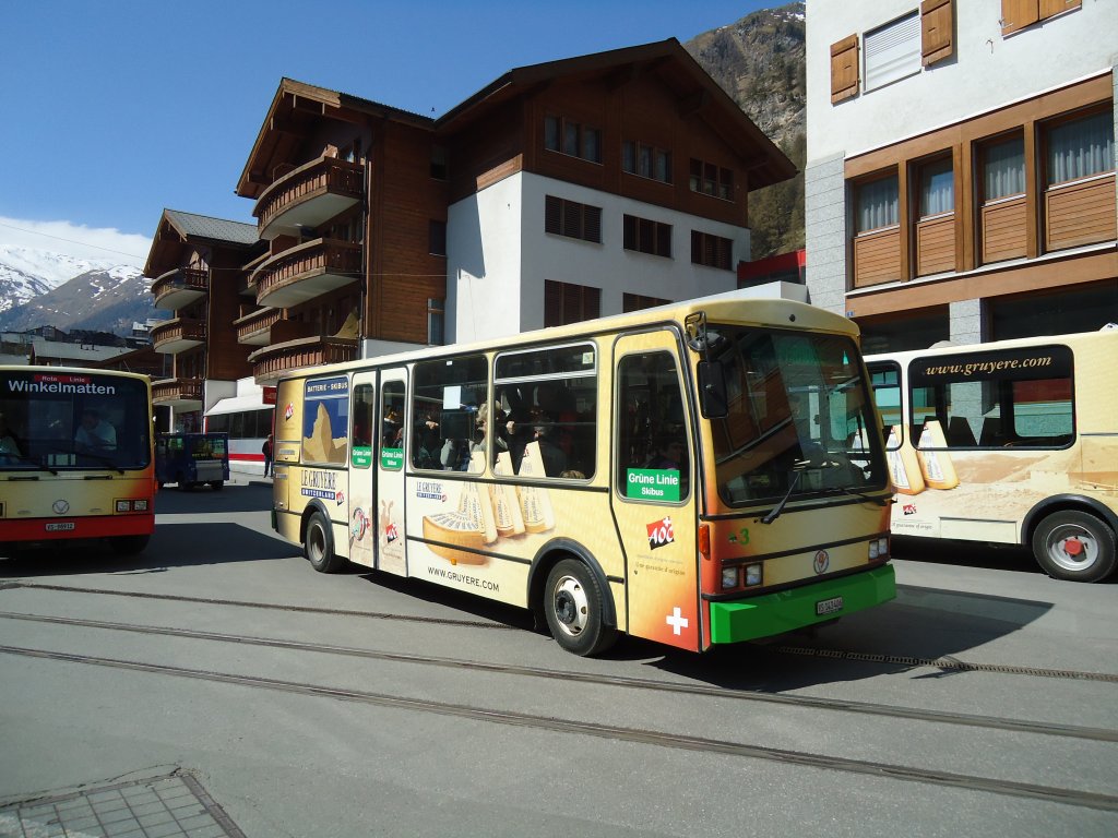 OBZ Zermatt - Nr. 3/VS 143'406 - Vetter Elektrobus am 22. April 2011 beim Bahnhof Zermatt