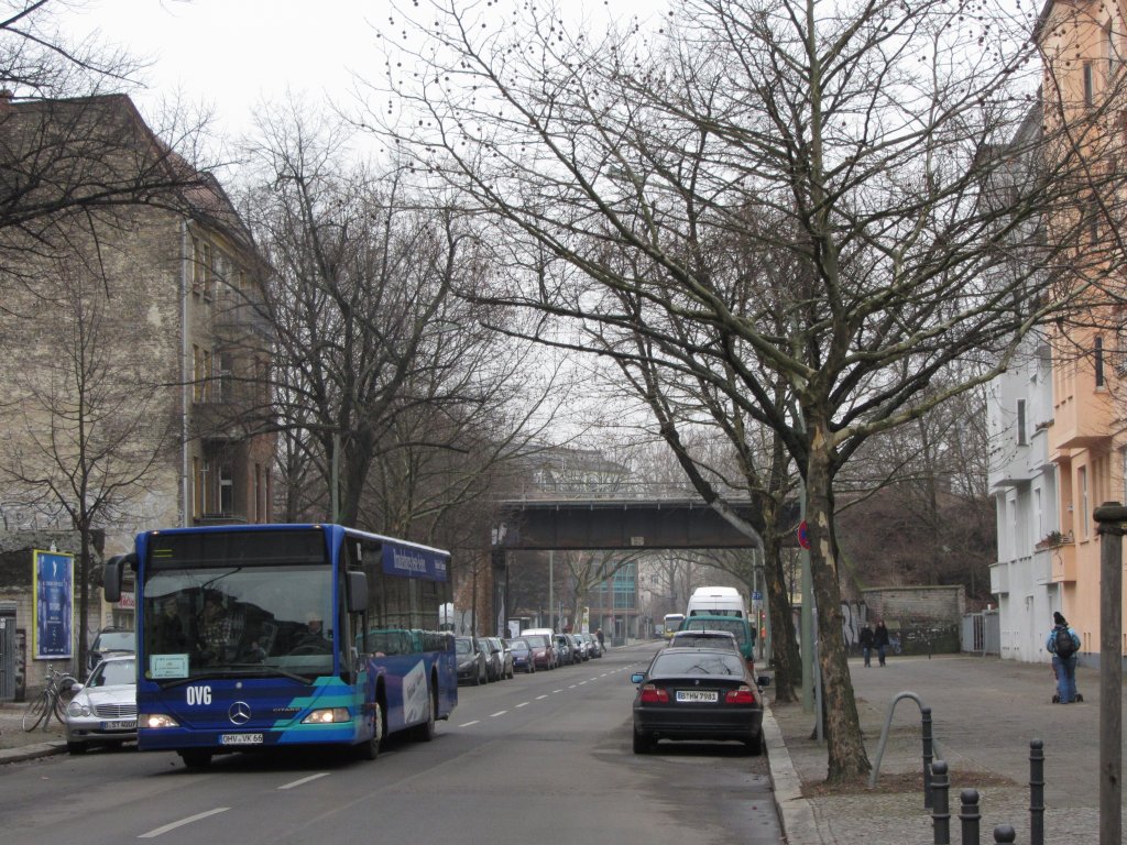 OHV-VK 66 der OVG (OVG - Oberhavel Verkehrsgesellschaft mbH) als S-Bahn-Ersatzverkehr in der Nldnerstrae, 18.2.2012