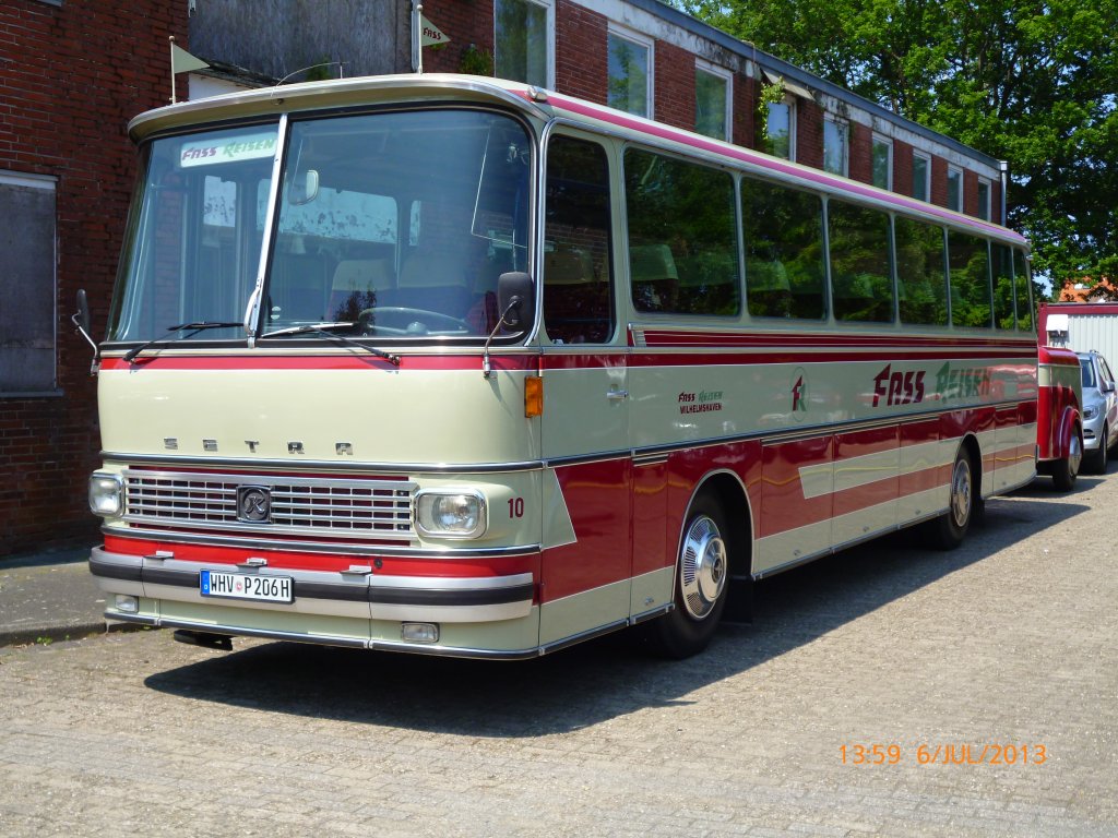 Oltimer Ausstellung Wilhemshaven 
Setra S 130 H
BJ 1972
42 + 1 Sitzer