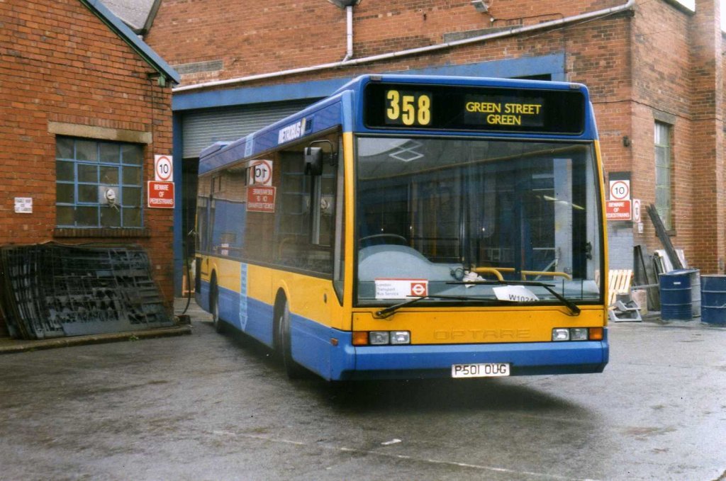 Optare Excel im Juni 1997 auf Werksgelnde von Optare