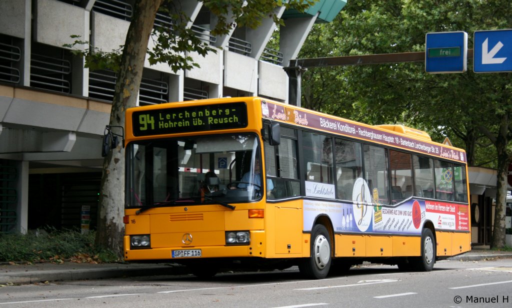 OVG 16 (GP FF 116) wirbt fr mehrere Unternehmen.
Aufgenommen am ZOB Gppingen, 17.8.2010.