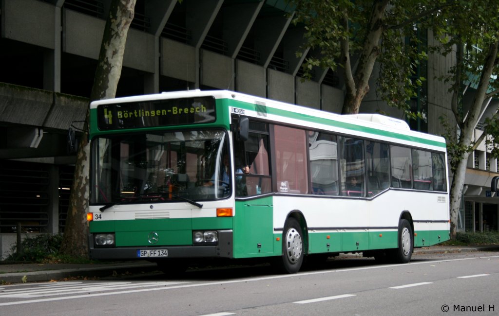 OVG 34 (GP OV 34).
Aufgenommen am ZOB, Gppingen, 17.8.2010.
In Gppingen fahren noch sehr viele MB O 405 ihre Runden.
Die Stadt ist richtig etwas fr Liebhaber dieser Busse.