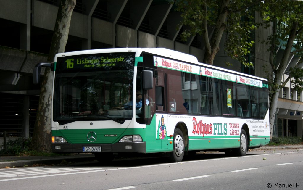 OVG 65 (GP OV 65).
Bei diesem Bus bekommt man sehr groen Durst.
Er wirbt fr Rothaus Tannen Zpfle Pils.
Aufgenommen am ZOB Gppingen, 17.8.2010.