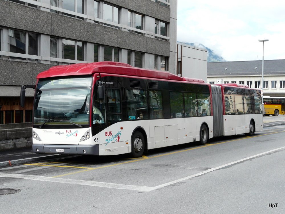 Postauto / Bus Sdunois - VanHool NEW AG 300  Nr.63 VS 49629 unterwegs auf der Linie 2 in Sion am 10.05.2010