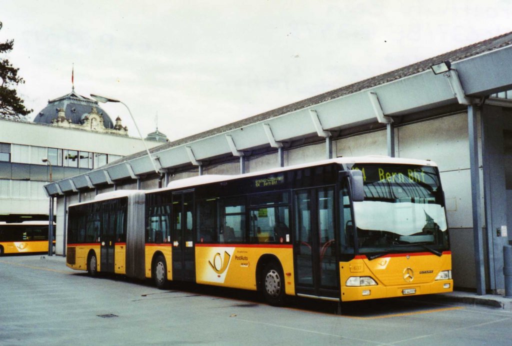 PostAuto Bern Nr. 637/BE 443'978 Mercedes Citaro (ex P 27'012) am 5. Dezember 2009 Bern, Postautostation