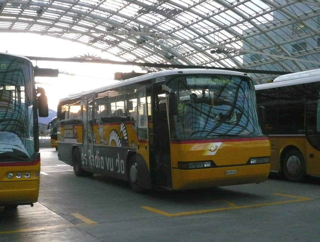 PostAuto Graubnden, 7000 Chur: Neoplan N 316 Transliner GR 159'347, am 1. November 2010 bei der Postautostation Chur

