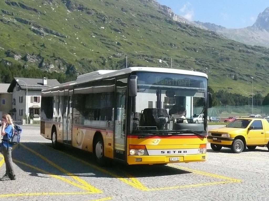 PostAuto Graubnden, 7000 Chur: Setra S 315 NF GR 160'387 mit Wappen  Bergell , , am 16. Juli 2010 bei 7516 Maloja Posta