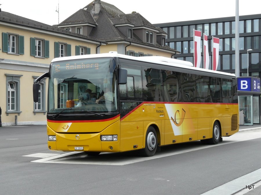 Postauto - Irisbus Crossway SO 20032 bei den Bushaltestellen vor dem Bahnhof Solothurn am 21.05.2010