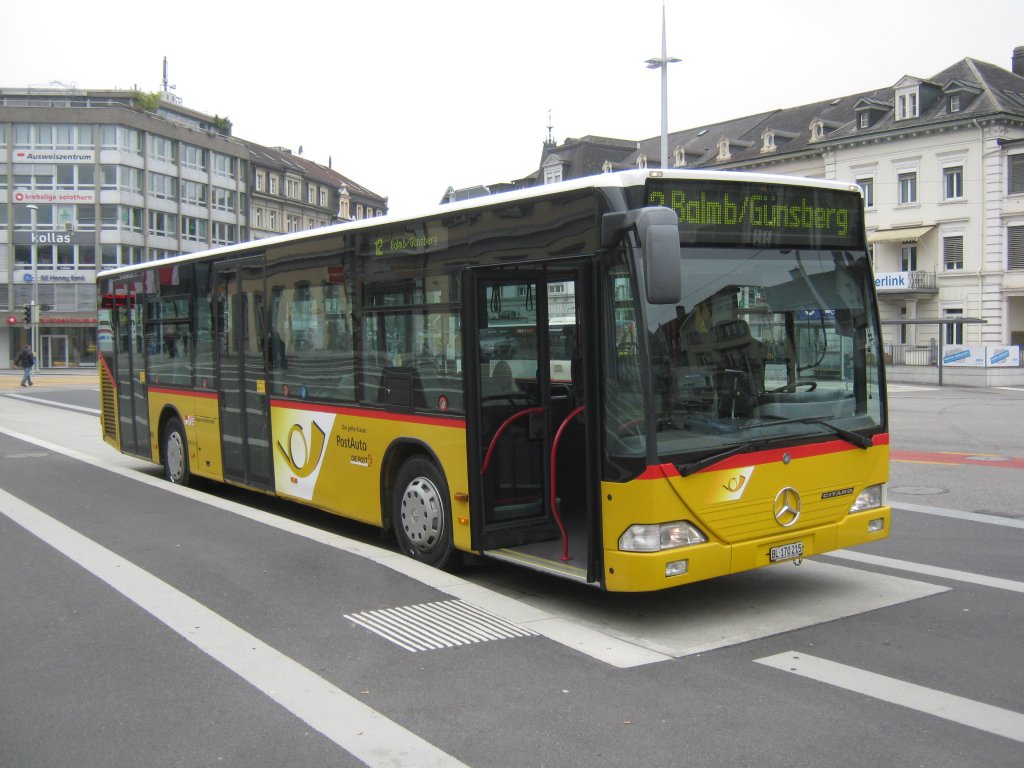 Postauto der Linie 12 in Solothurn HB. Dieser Wagen gehrt eigentlich nach Laufen BL, er ist jedoch auf Grund Fahrzeugmangel zurzeit in Solothurn, 23.10.2011.