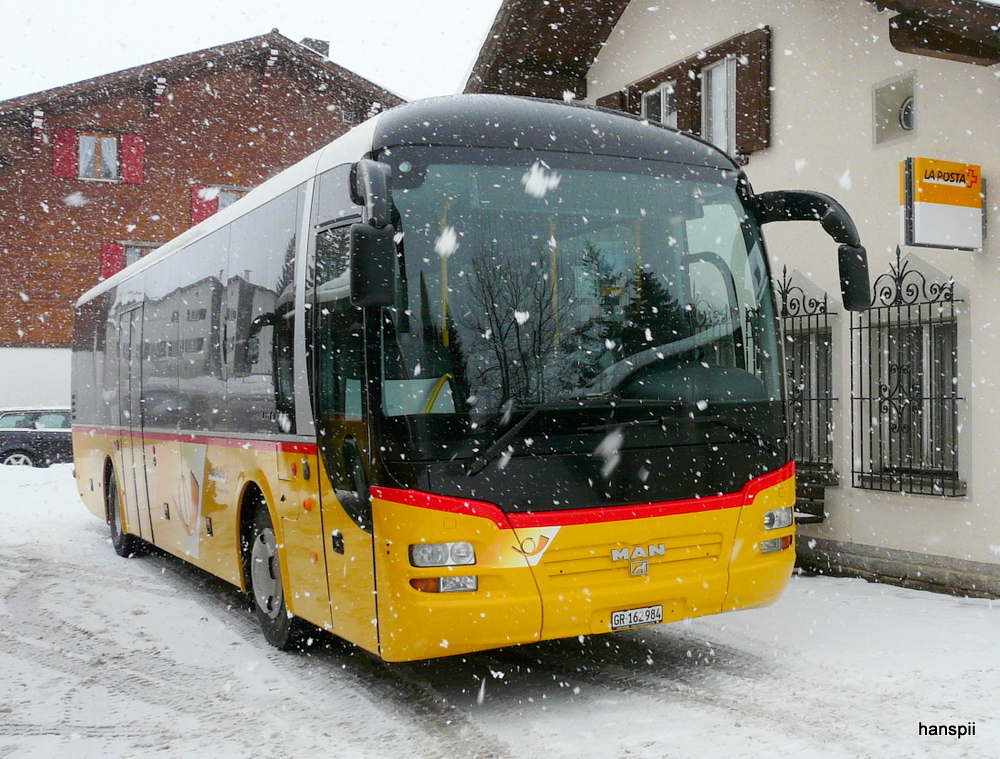 Postauto - MAN Lion`s Regio GR 162984 bei der Postautohaltestelle in Bivio am 20.01.2013