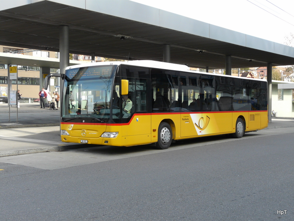 Postauto - Mercedes Citaro SH917 bei den Bushaltestellen beim Bahnhof in Schaffhausen am 01.04.2011


