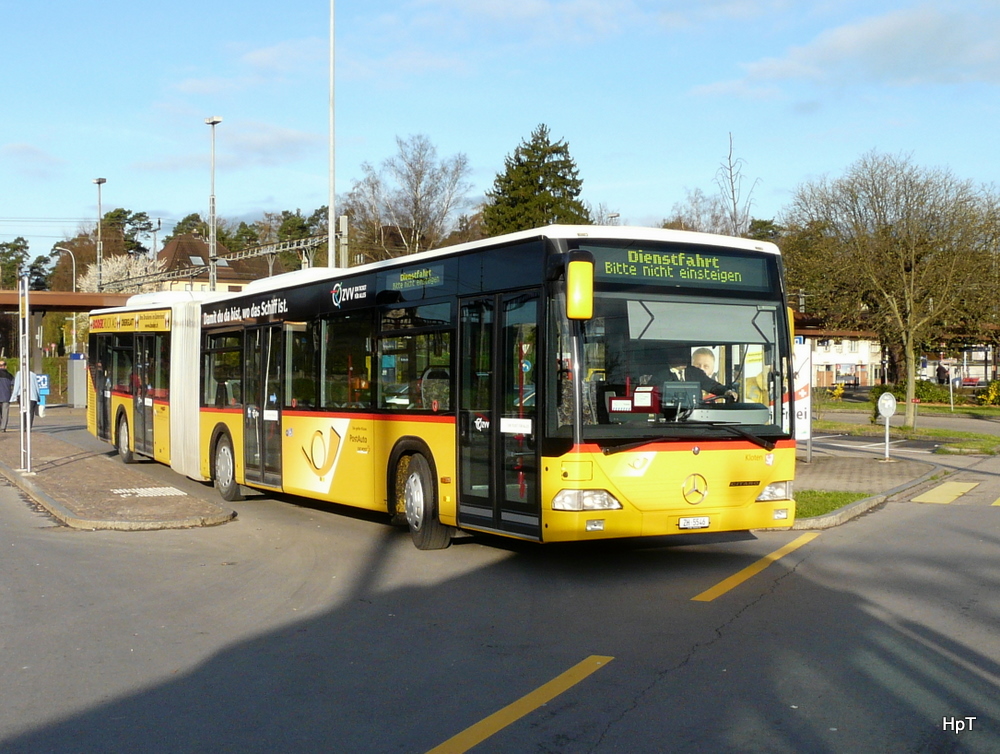 Postauto - Mercedes Citaro ZH 5546 bei den Bushaltestellen beim Bahnhof in Blach am 01.04.2011
