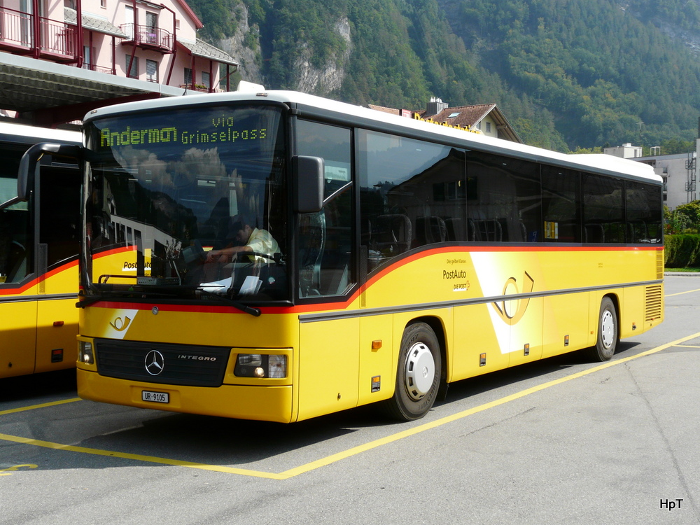 Postauto - Mercedes Integro  UR 9105 bei der Postautostation in Meiringen am 11.09.2012