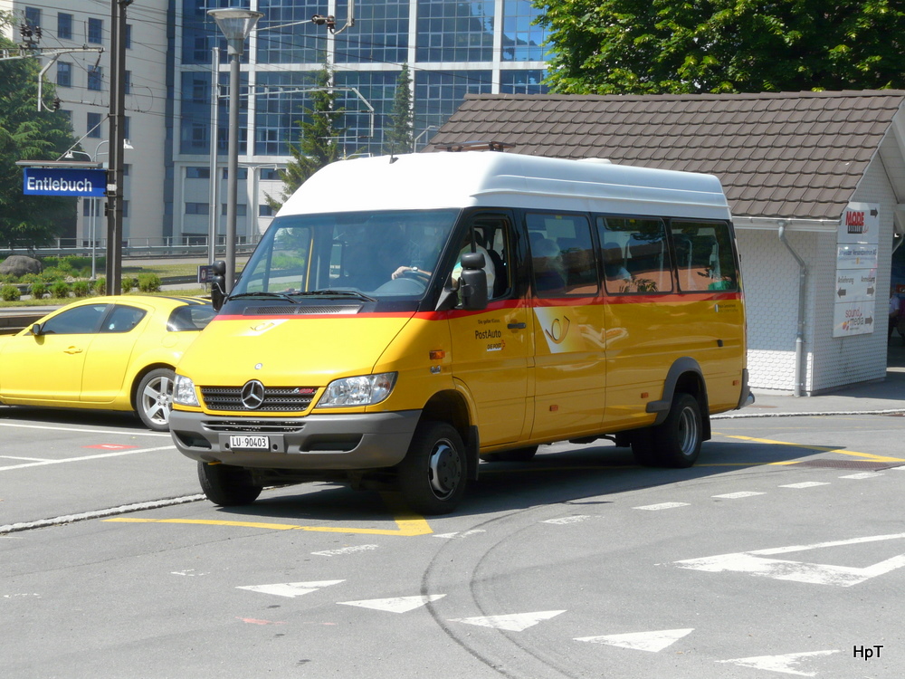 Postauto - Mercedes Sprinter 4x4  LU 90403 bei der Haltestelle beim Bahnhof Entlebuch am 26.06.2010