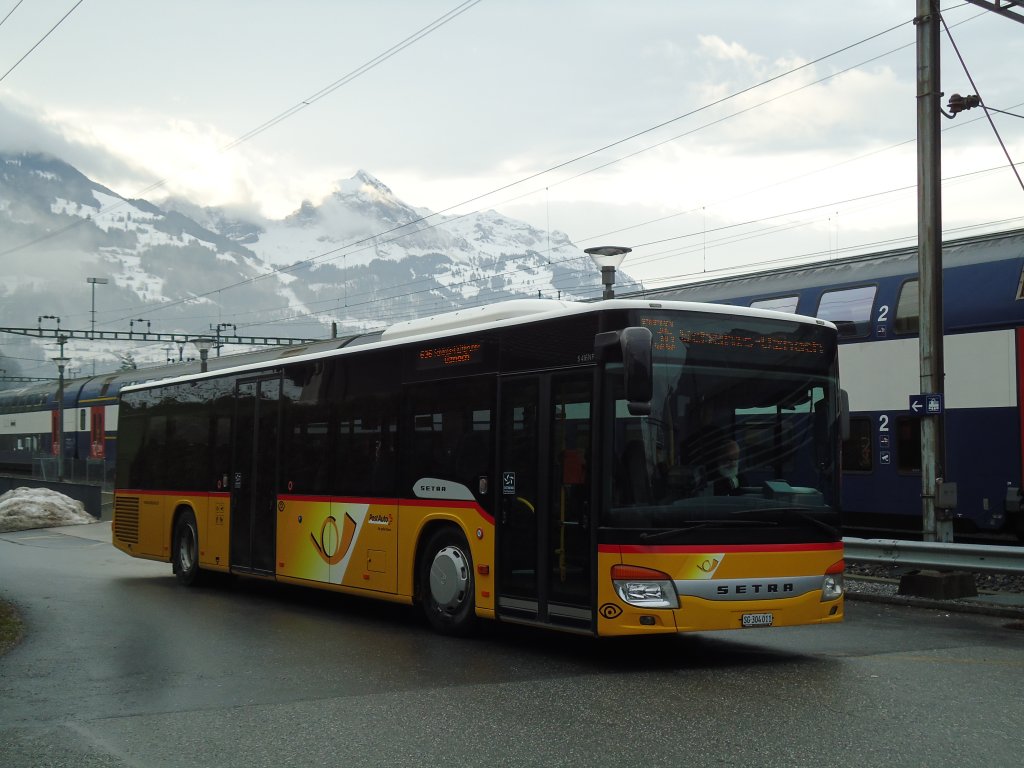 PostAuto Ostschweiz - SG 304'011 - Setra am 23. Dezember 2012 beim Bahnhof Ziegelbrcke