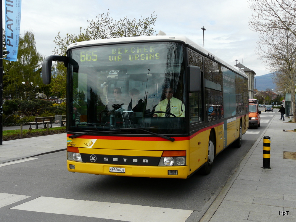 Postauto - Setra S 315 NF  FR 300637 unterwegs auf der Linie 665 in Yverdon les Bains am 25.04.2012