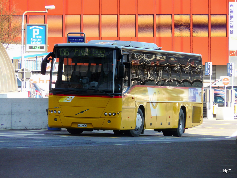 Postauto - Volvo 8700  AG 14618 bei der Provisorischen Postautohaltestelle beim Bahnhof Aarau am 05.02.2011