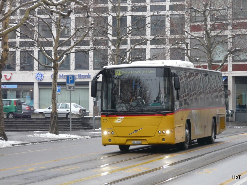 Postauto - Volvo 8700 AR 14855 unterwegs auf der Linie 121 in der Stadt St.Gallen am 10.01.2010